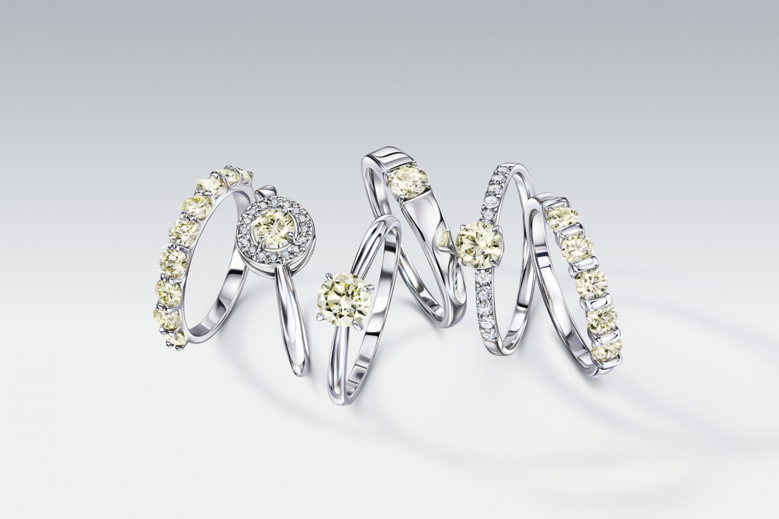 585 ЗОЛОТОЙ в ТРК Петровский